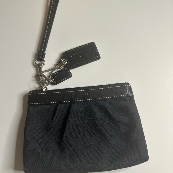 Coach Black Wristlet Bag NWOT - Picture 3 of 11